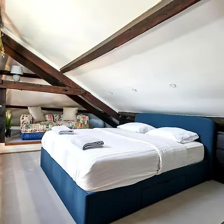 One Sauna & Jacuzzi Appartement