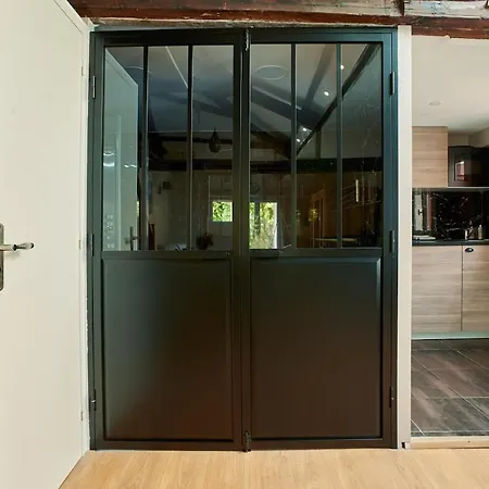 One Sauna & Jacuzzi *