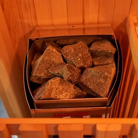 One Sauna & Jacuzzi * Versay