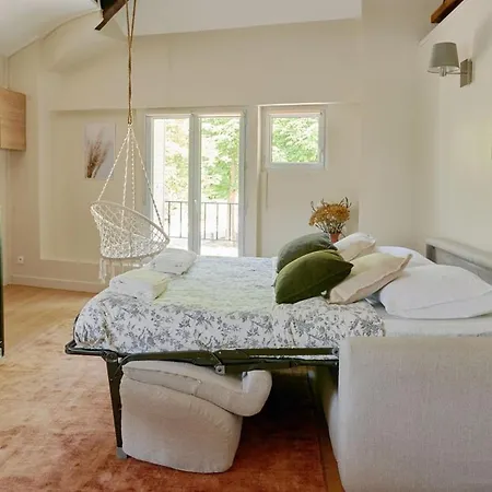 One Sauna & Jacuzzi Appartement Versailles