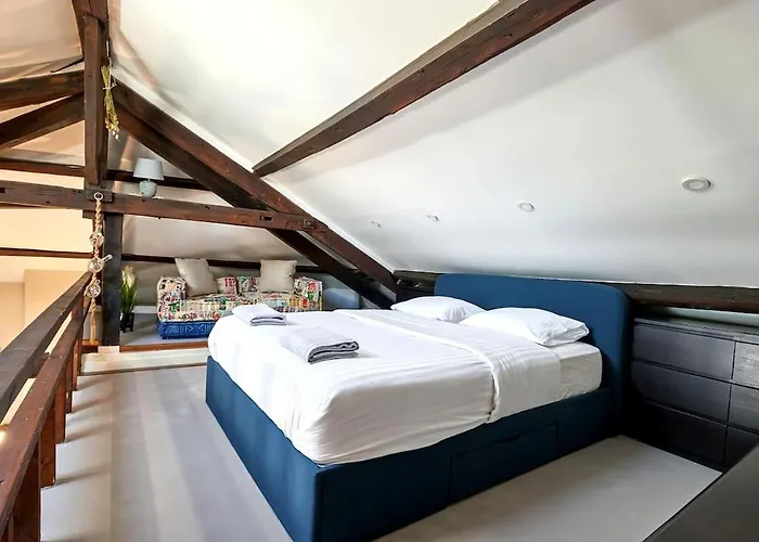 One Sauna & Jacuzzi Apartamento