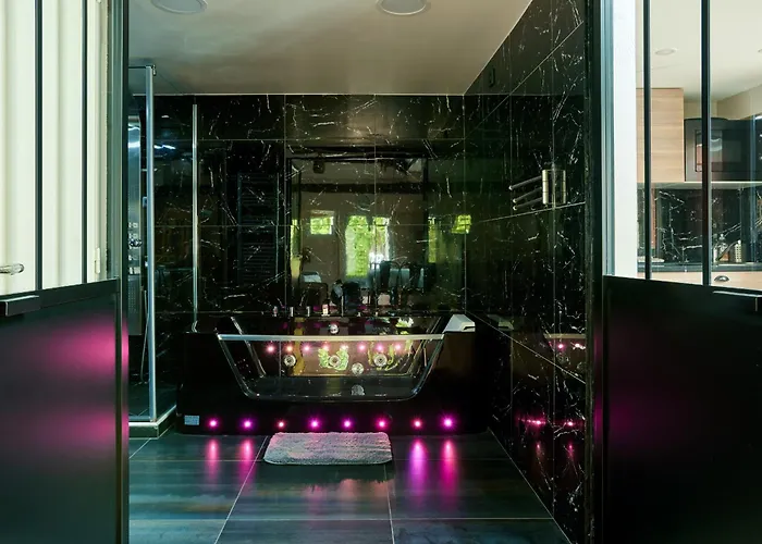 One Sauna & Jacuzzi * Versalles