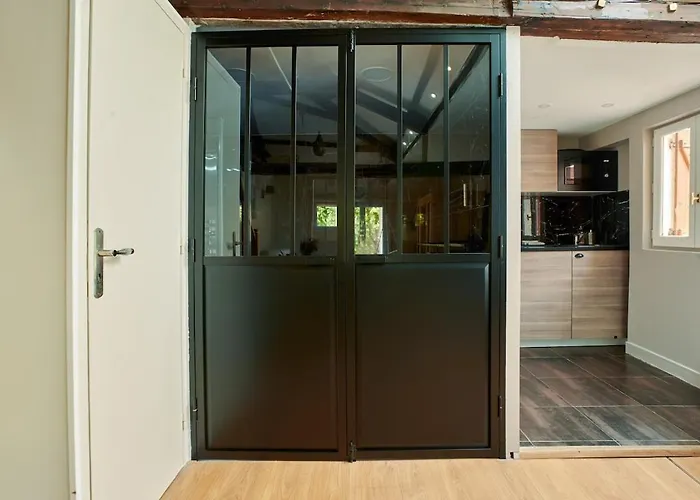 One Sauna & Jacuzzi *