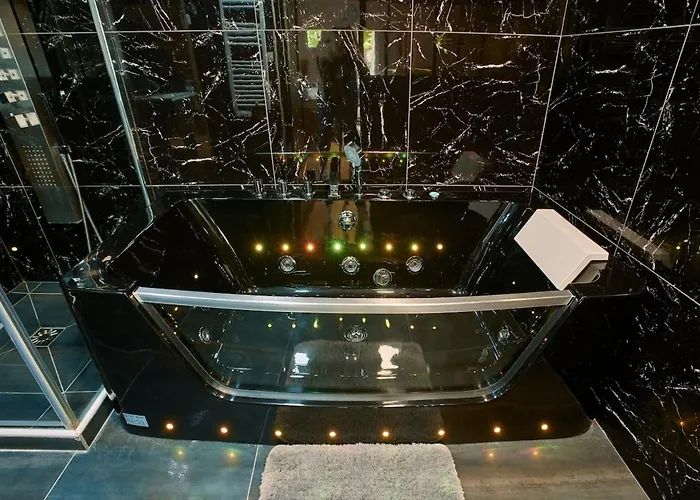 One Sauna & Jacuzzi